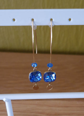 Oorhangers: blauwe swarowskikristallen