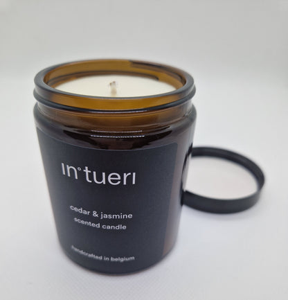 Cedar & Jasmine geurkaars 170 ml